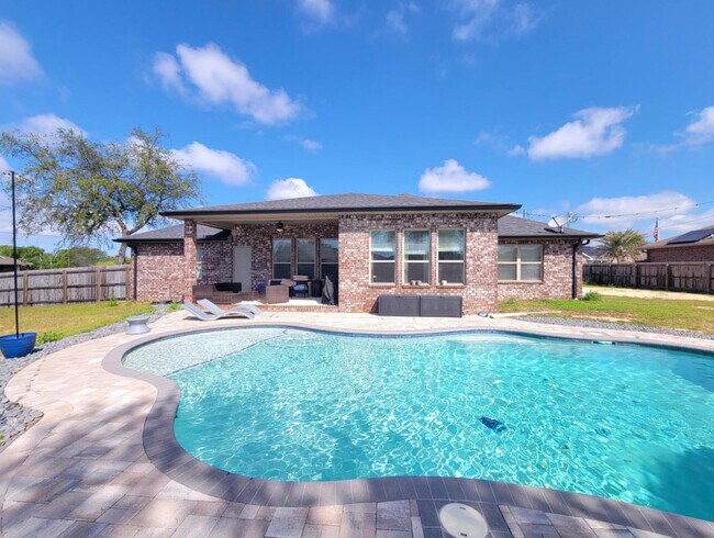 Foto del edificio - 8501 Holley Hills Cir