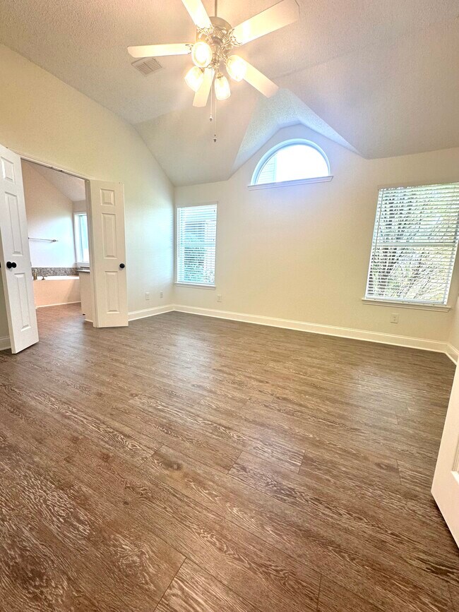 Foto del edificio - 7005 Fallkirk Dr