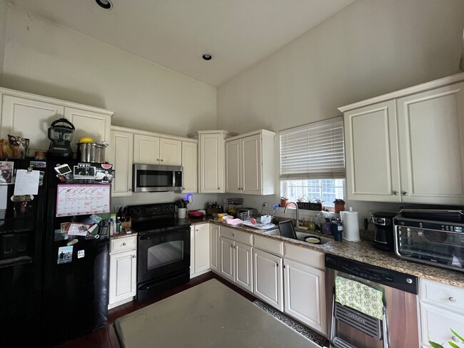 Foto del edificio - Stunning Upper Nazareth End Unit Townhome