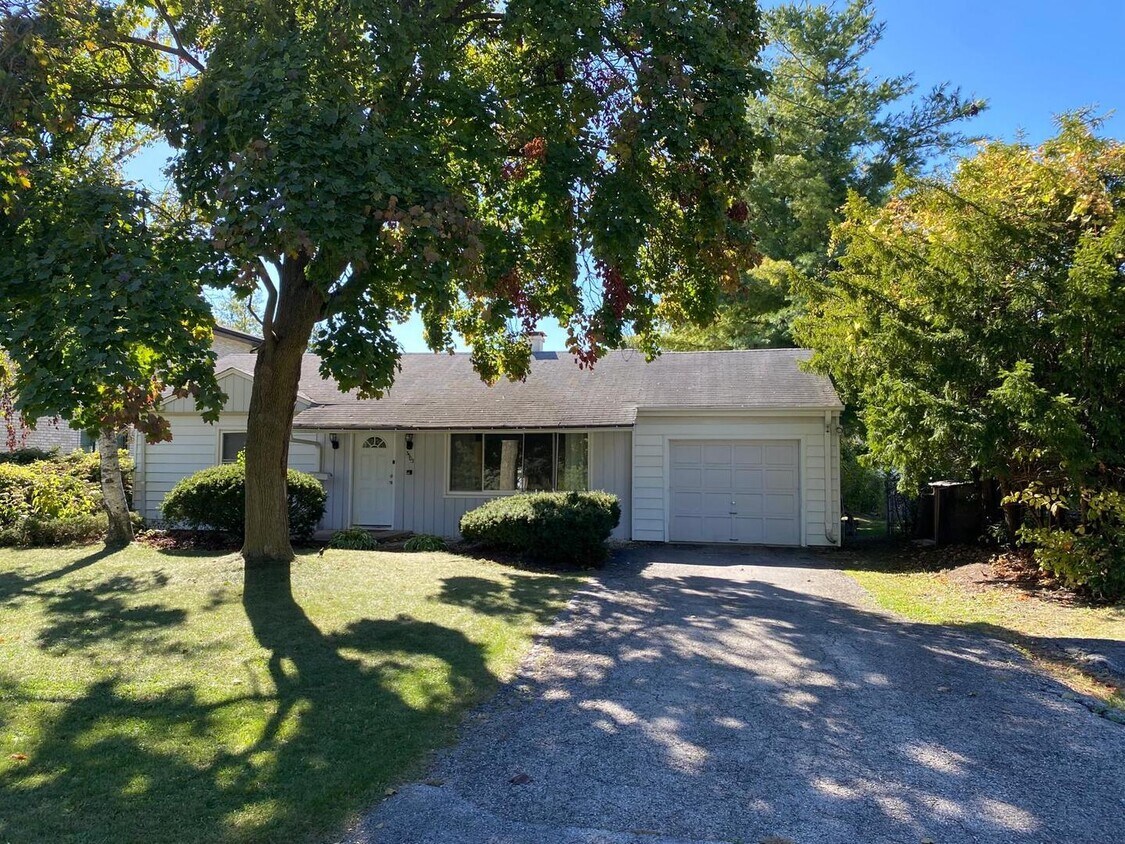 Primary Photo - 3503 Highland Ct