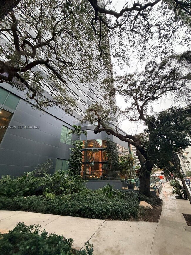 Building Photo - 1000 Brickell Plaza