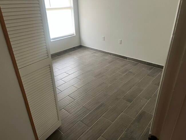 Building Photo - 5812 Blue Dahlia Way