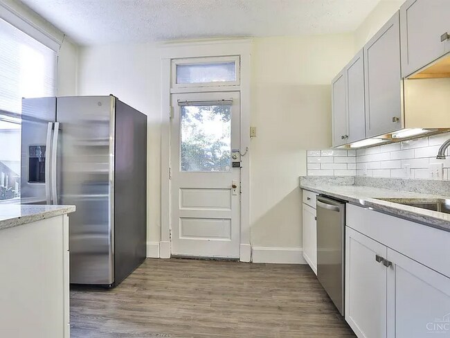 Foto del edificio - 2911 Robertson Ave