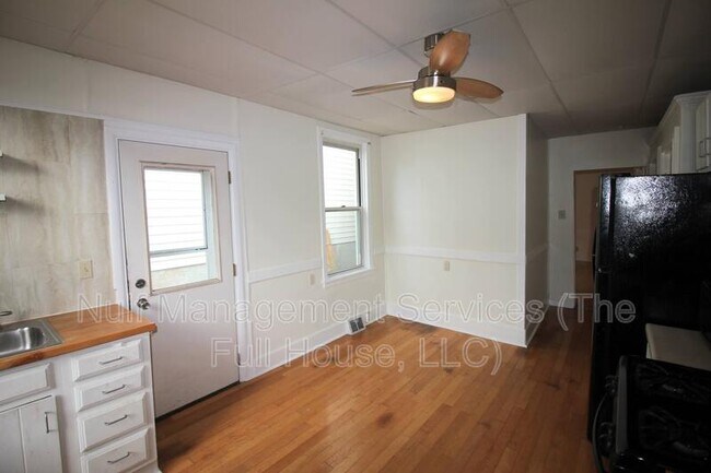Foto del edificio - 452 Pearl St