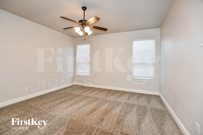 Foto del edificio - 293 Arbury Dr