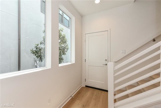 Building Photo - 3 br, 3.5 bath House - 115 Allusion