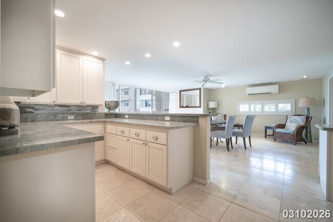 Building Photo - RARELY AVAILABLE FULLY FURNISHED CORAL STRAND CONDO IN WAIKIKI 1BR/1BA/1PKG