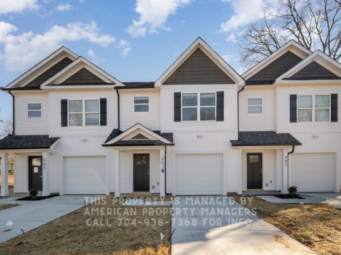 Primary Photo - 903 Oakwood Ave