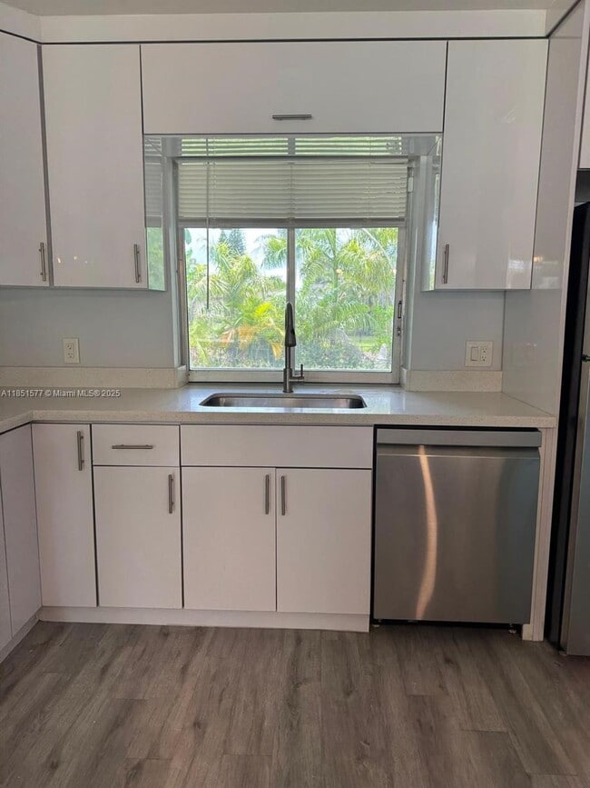 Foto del edificio - 11500 NW 39th St
