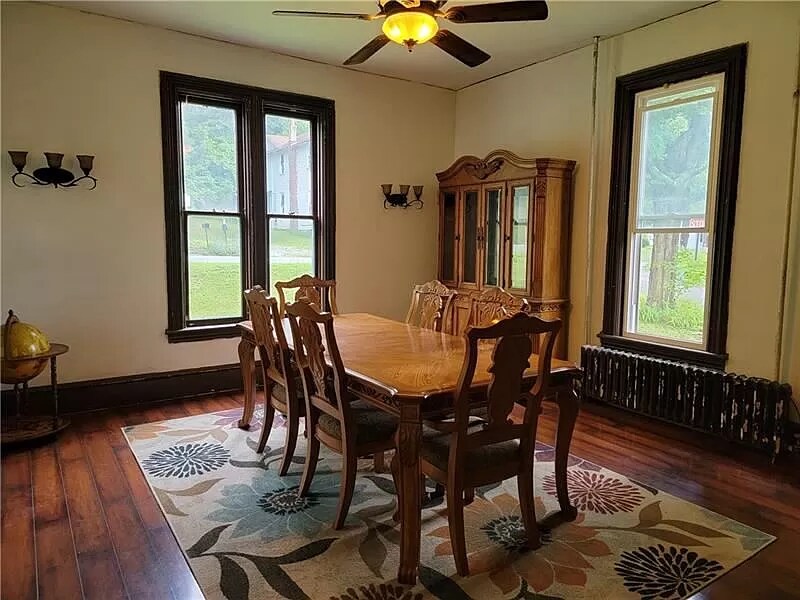 Foto del edificio - 649 E Main St