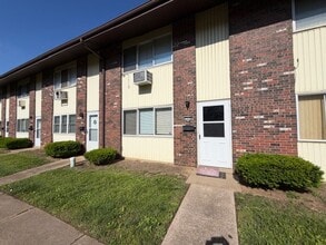 Building Photo - 7326 Hazelcrest Dr