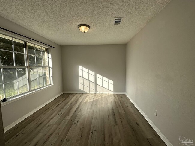Building Photo - 280 Bobwhite Dr