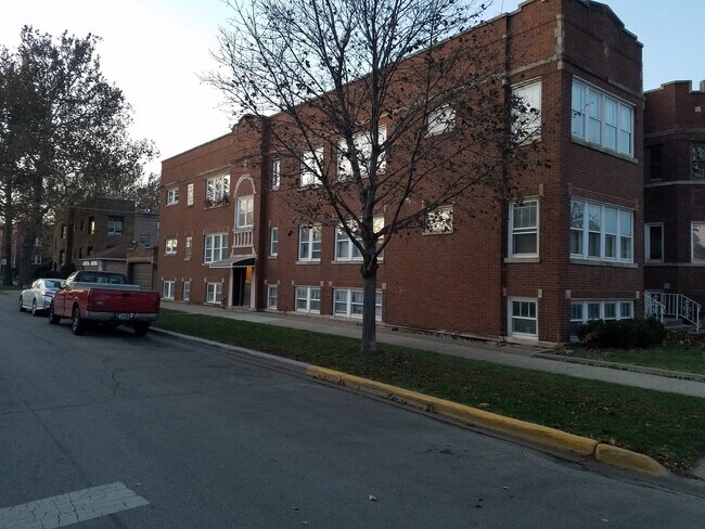 Building Photo - 1942 Elmwood Ave