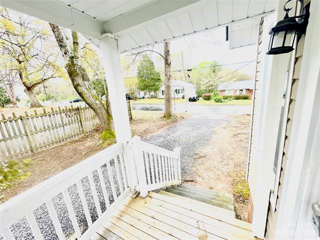 Foto del edificio - 664 Harris St NW