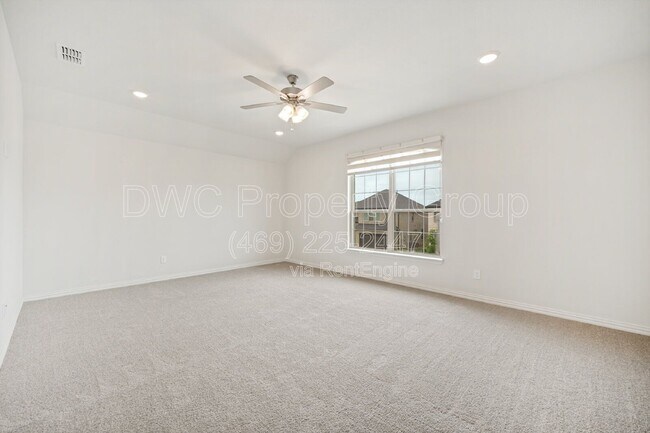 Building Photo - 16712 Hidden Cove Dr