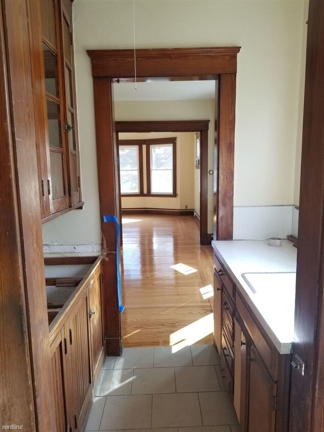 2 br, 1 bath - 390 Ellsworth Ave 3rd - 2 br, 1 bath  - 390 Ellsworth Ave 3rd