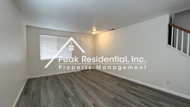 Building Photo - Beautiful 4bd/3ba Roseville Home Loft!