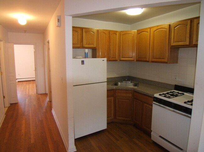 Building Photo - 686 Willoughby Ave