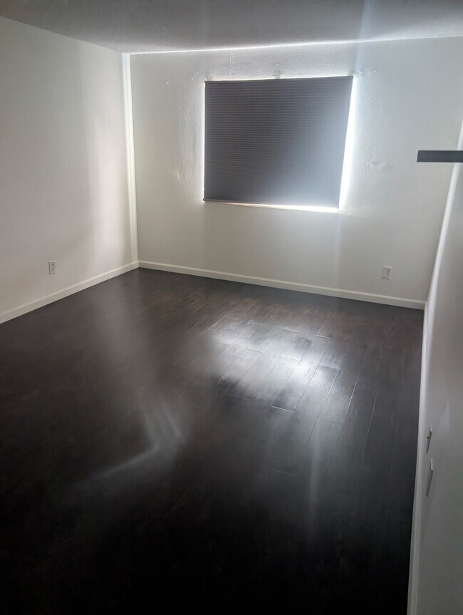 Foto del edificio - 921 S Walden St