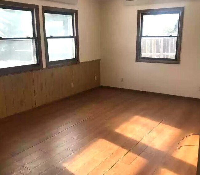 Building Photo - 603 Red Pine Dr Cameron WI 54822