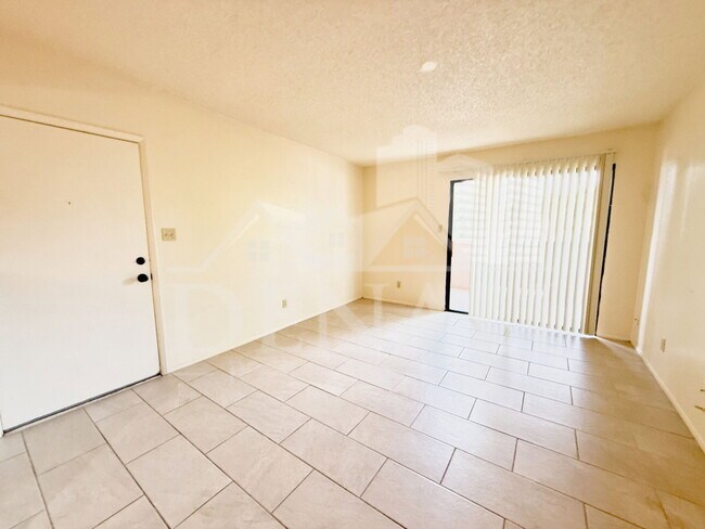 Foto del edificio - 5757 W Eugie Ave
