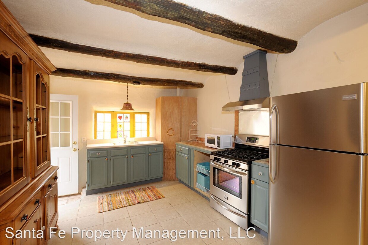 Primary Photo - 1 br, 1 bath House - 132 W. Buena Vista