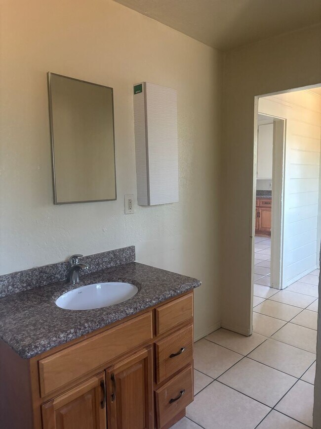 Foto del edificio - 3 Bed/2 Bath with additional bonus room. D...