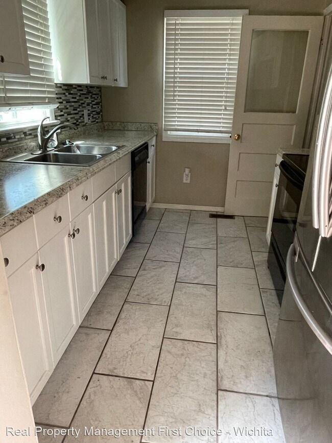 Building Photo - 3 br, 1 bath House - 705 S Vassar