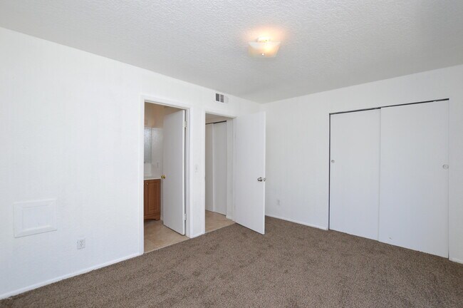 Foto del edificio - 4211 S 3rd St