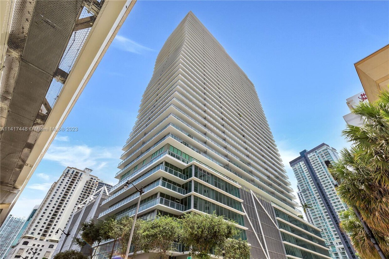 Foto principal - 79 SW 12th St