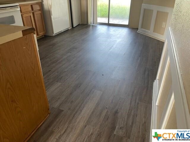 Foto del edificio - 1206 Fox Creek Dr