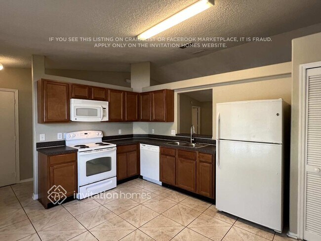 Building Photo - 695 Satin Leaf Cir