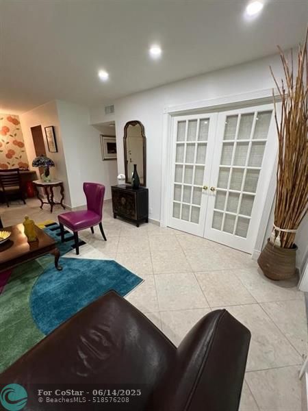 Foto del edificio - 351 NE 19th Pl