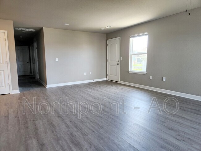 Foto del edificio - 8104 SW 1st St