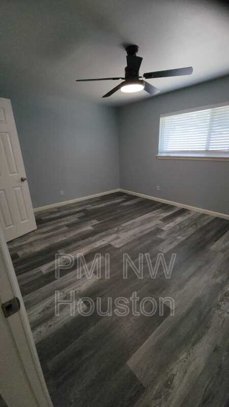 Building Photo - 2677 Gessner Rd
