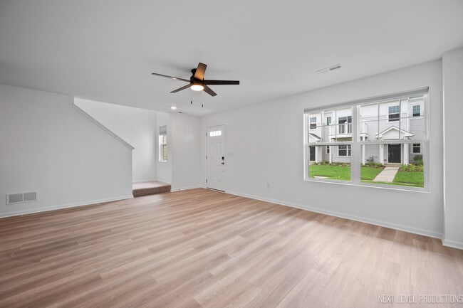 Building Photo - 227 Kingsport Dr