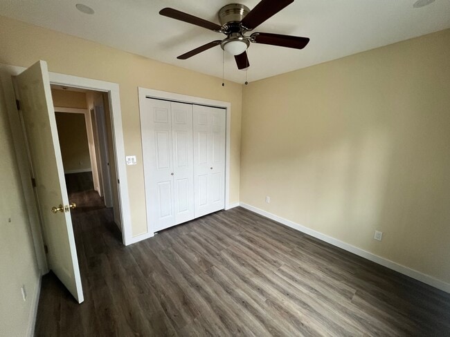 Foto del edificio - 819 W 9th St