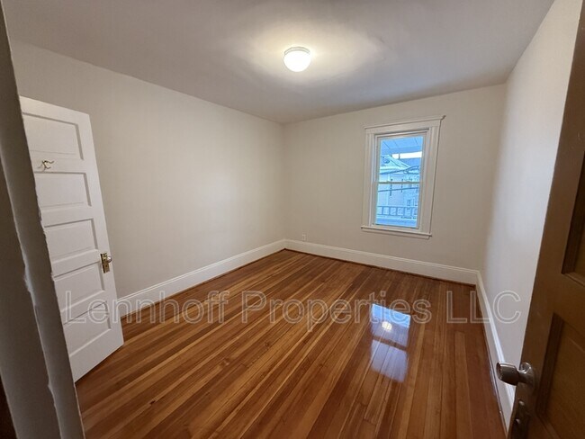 Building Photo - 13 Palmer St