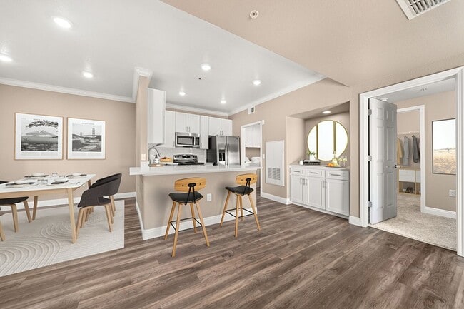 Building Photo - Stonelake Apartments Homes