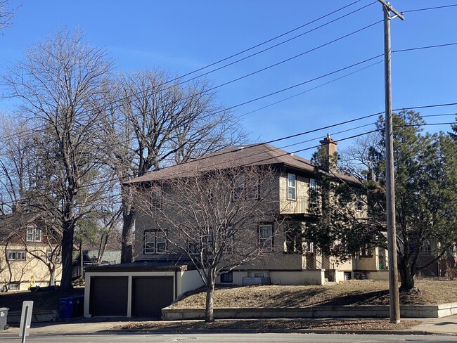 Foto del edificio - 1817 Englewood Ave