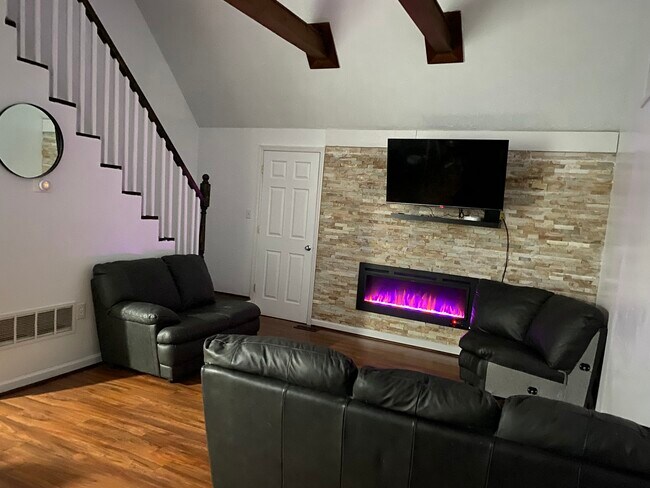 Foto del edificio - 7550 Eagle Rock Dr