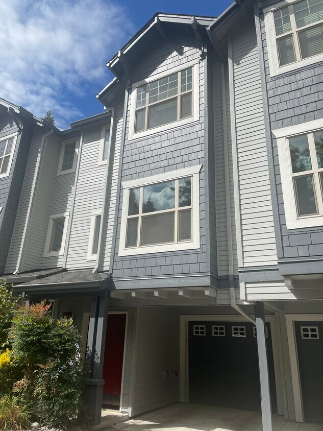 1935 NE 50th Way Unit 1, Hillsboro, OR 97124 Condo for Rent in Hillsboro, OR