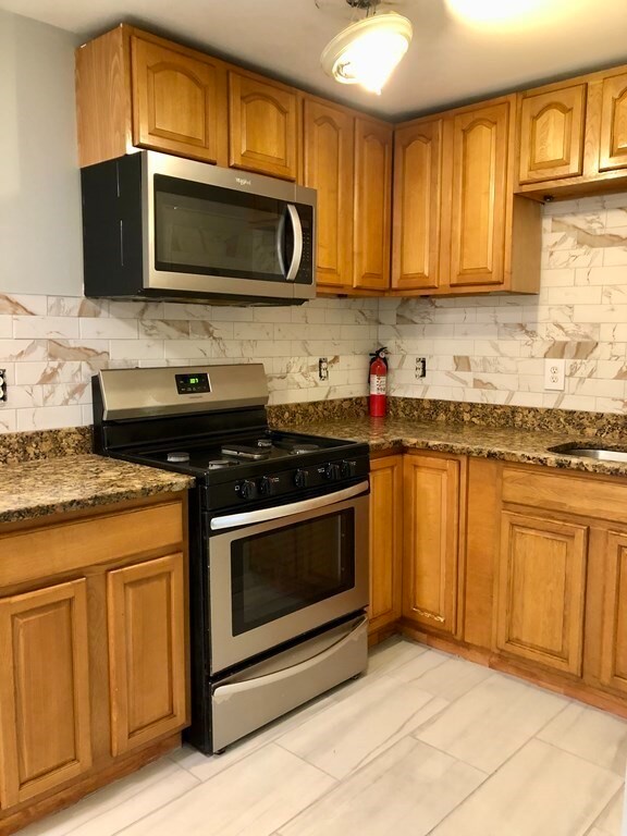 Foto principal - 79 Wildwood St