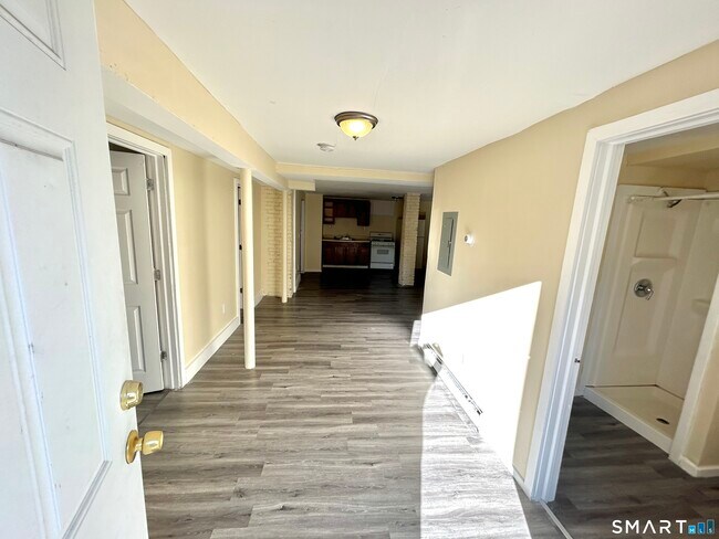 Building Photo - 125 Hillside Ave