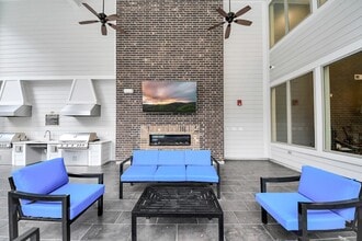 Building Photo - 4840 N Shepherd Dr