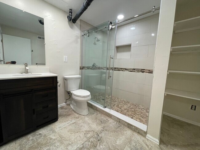 Foto del edificio - 7065 E Princeton Ave