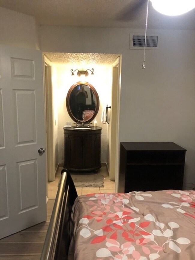 Foto del edificio - 18333 Roehampton Dr