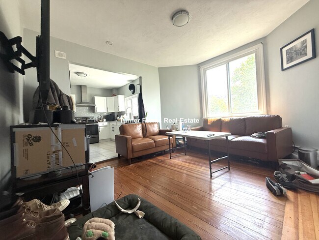 Building Photo - 42 William St