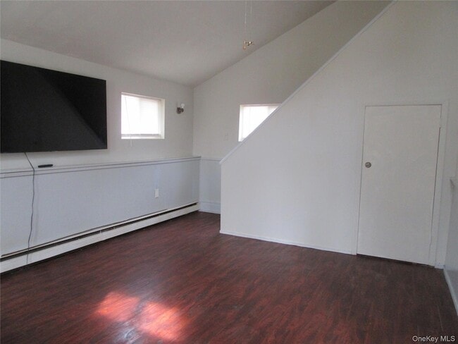 Building Photo - 24 Cromwell Hill Rd