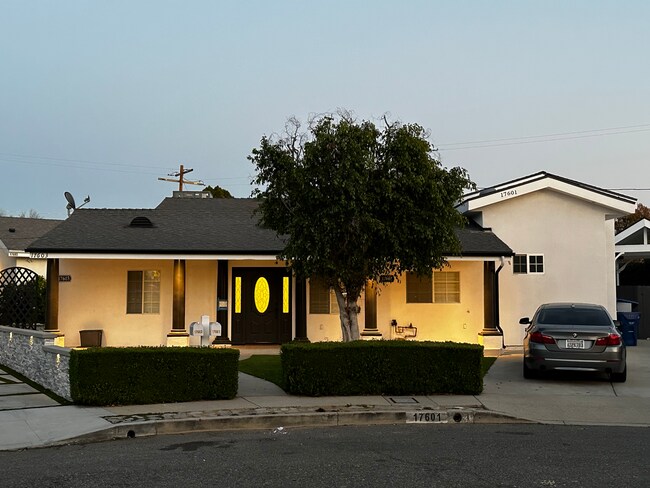 Building Photo - 17601 Caprino Pl